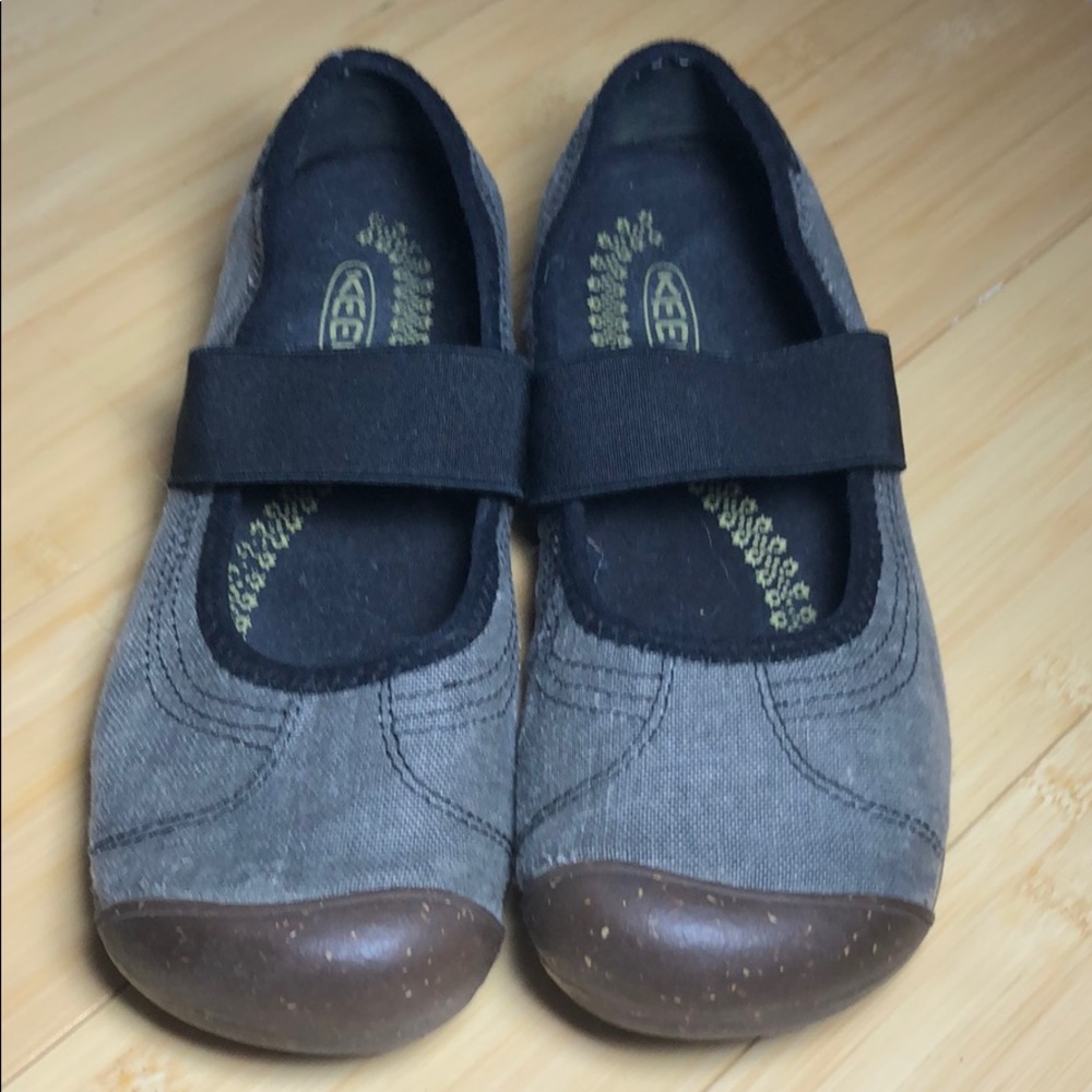 Keen Sienna Mary Jane canvas shoe, gray, size 6.5